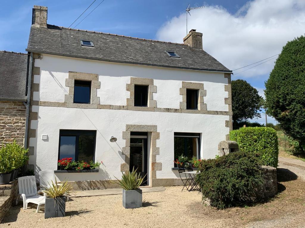 Longere De Kerveguen Argoat Holiday home Leuhan